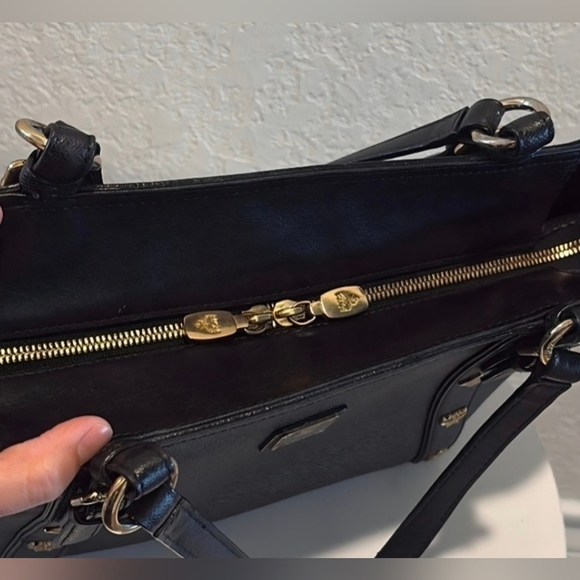 MCM Munchen Tote Black Saffiano Leather Handbag (EUC) - Picture 7 of 12